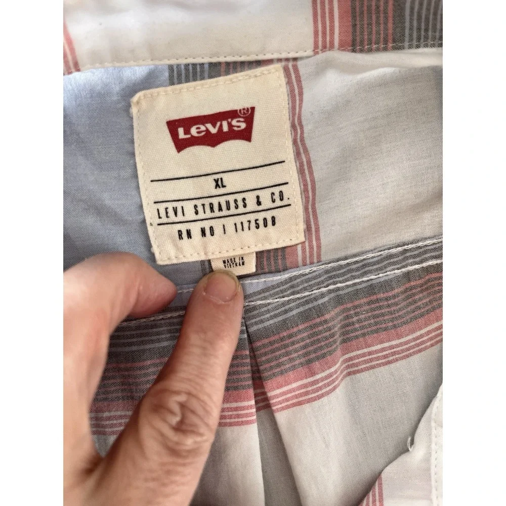 Levis Redtab Mens Button Up Medium XL Striped  Short‎ Sleeve